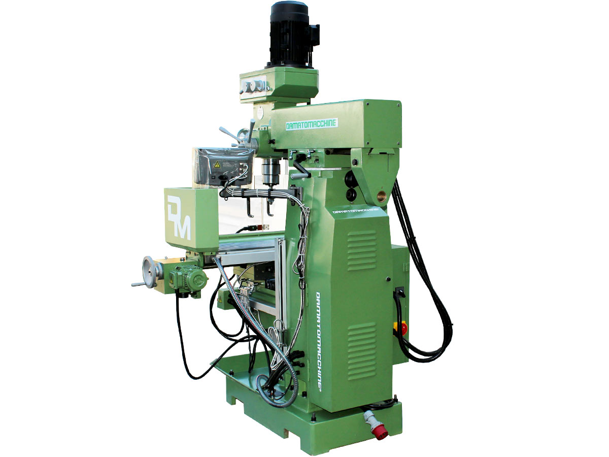 Universal milling machine