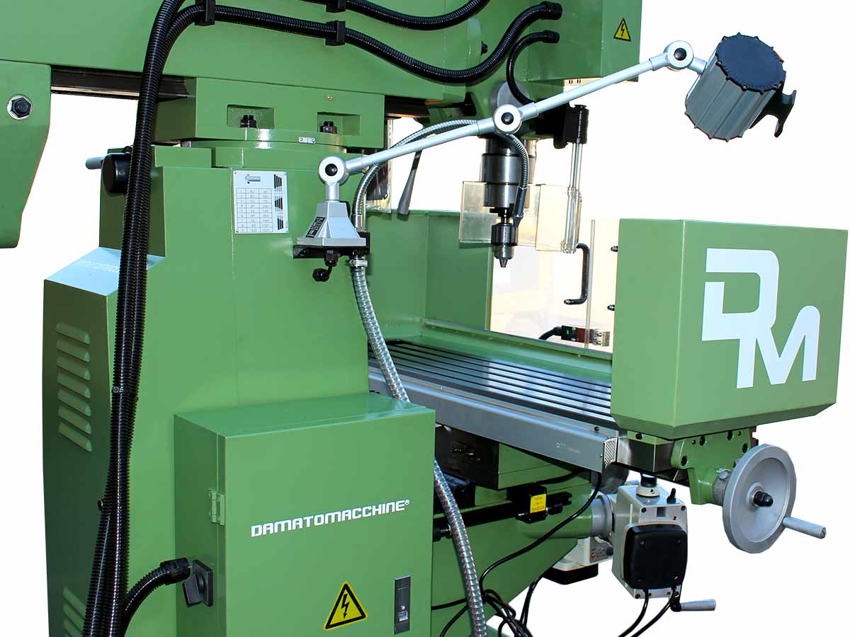 Universal milling machine