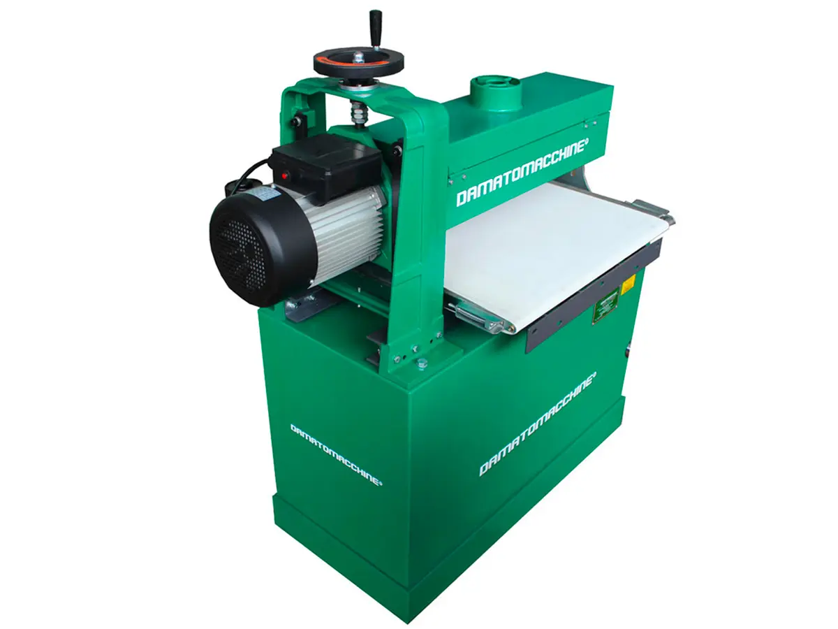 Sander abrasive roller and automatic drag the element to be smoothed with variable speed and 2 independent motors
