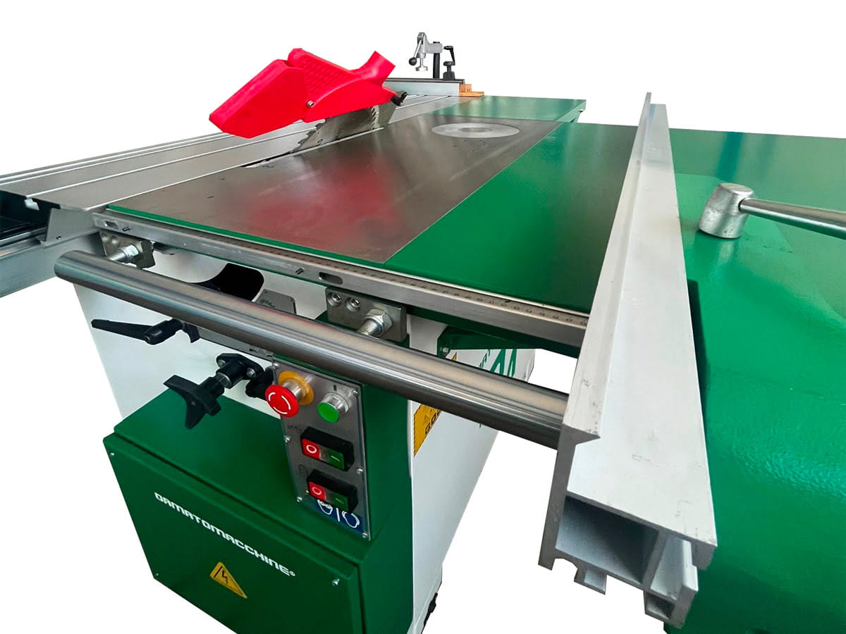 Wood squaring machine with 1600 mm carriage and independent spindle moulder powered by 1 single-phase 3 hp motor (also three-phase on request)
